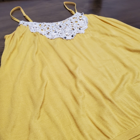 Mustard yellow tank - Picture 2 of 5